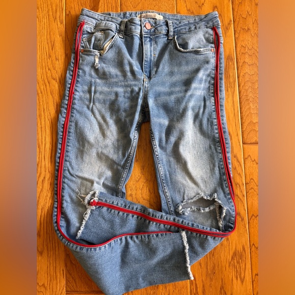 ZARA Authentic Skinny Jeans Women’s 8 Red Stripe Raw Hem Knee Hole Med Wash - Picture 4 of 6